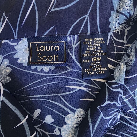 Laura Scott Women's Blouse - Picture 4 of 4